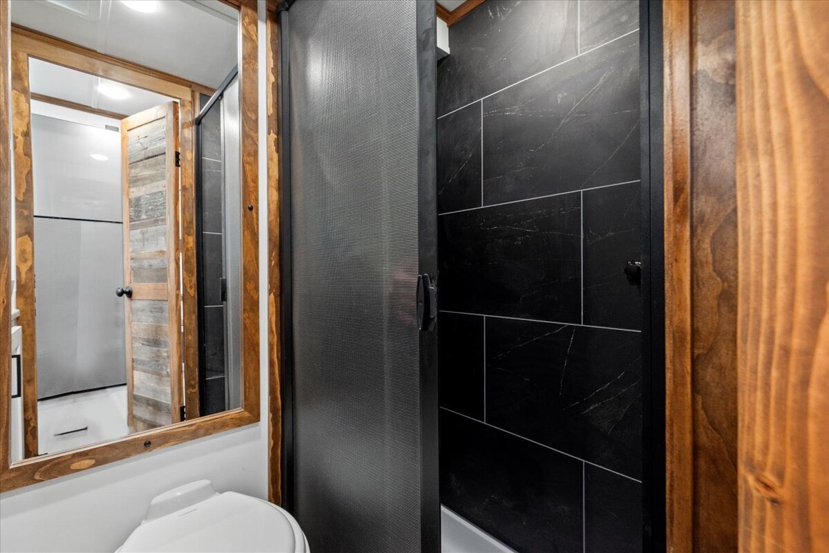 32-1050 Cascade Rd Building 4_032