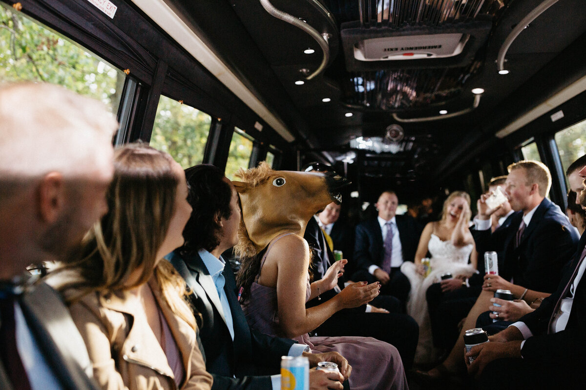 bridal-party-on-partybus