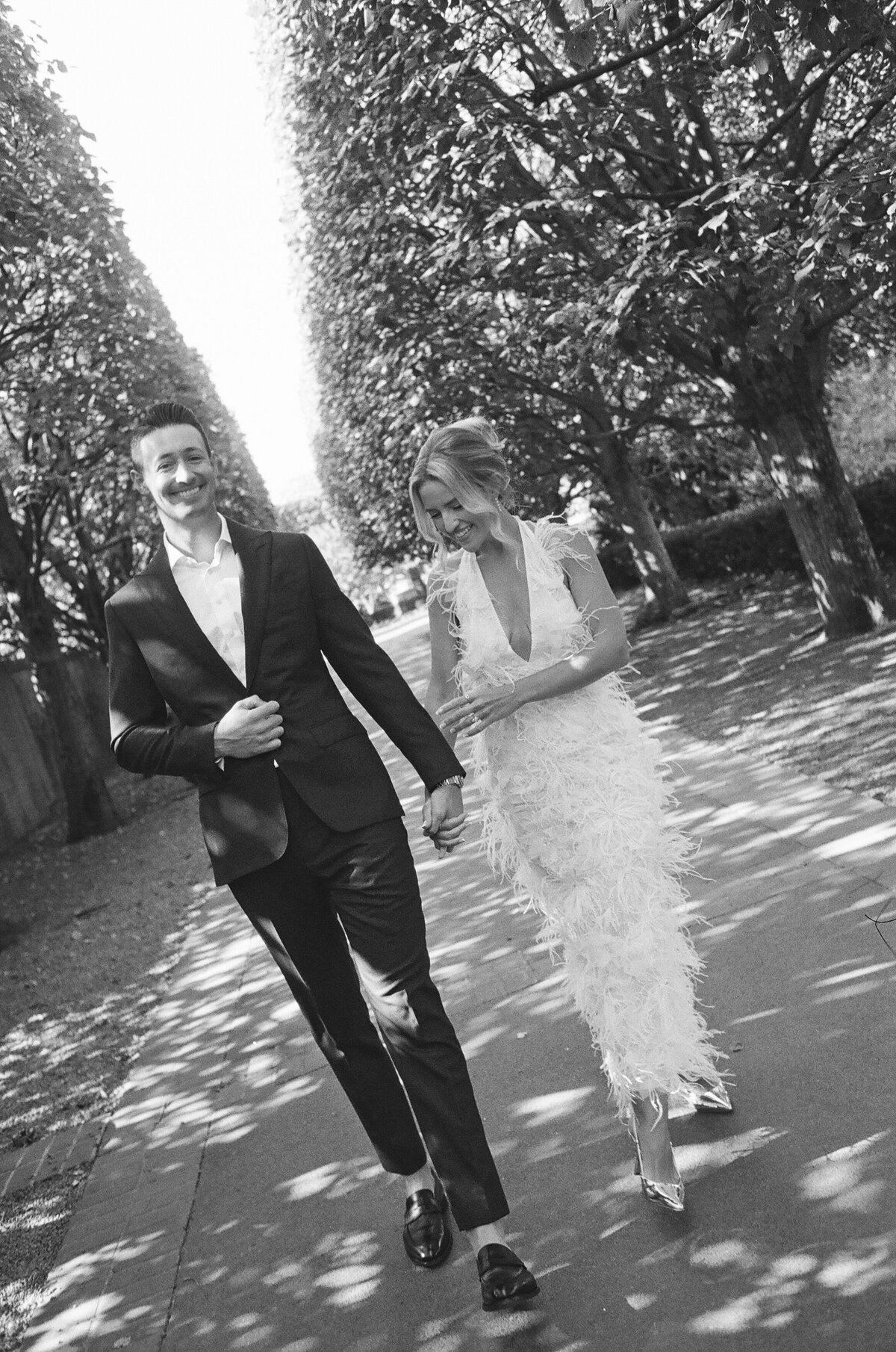 Berlez-Aspen-Avenue-Chicago-Wedding-Photographer-Engagement-Session-Chicago-Botanic-Garden-Selkie-Luxury-Editorial-Film-2