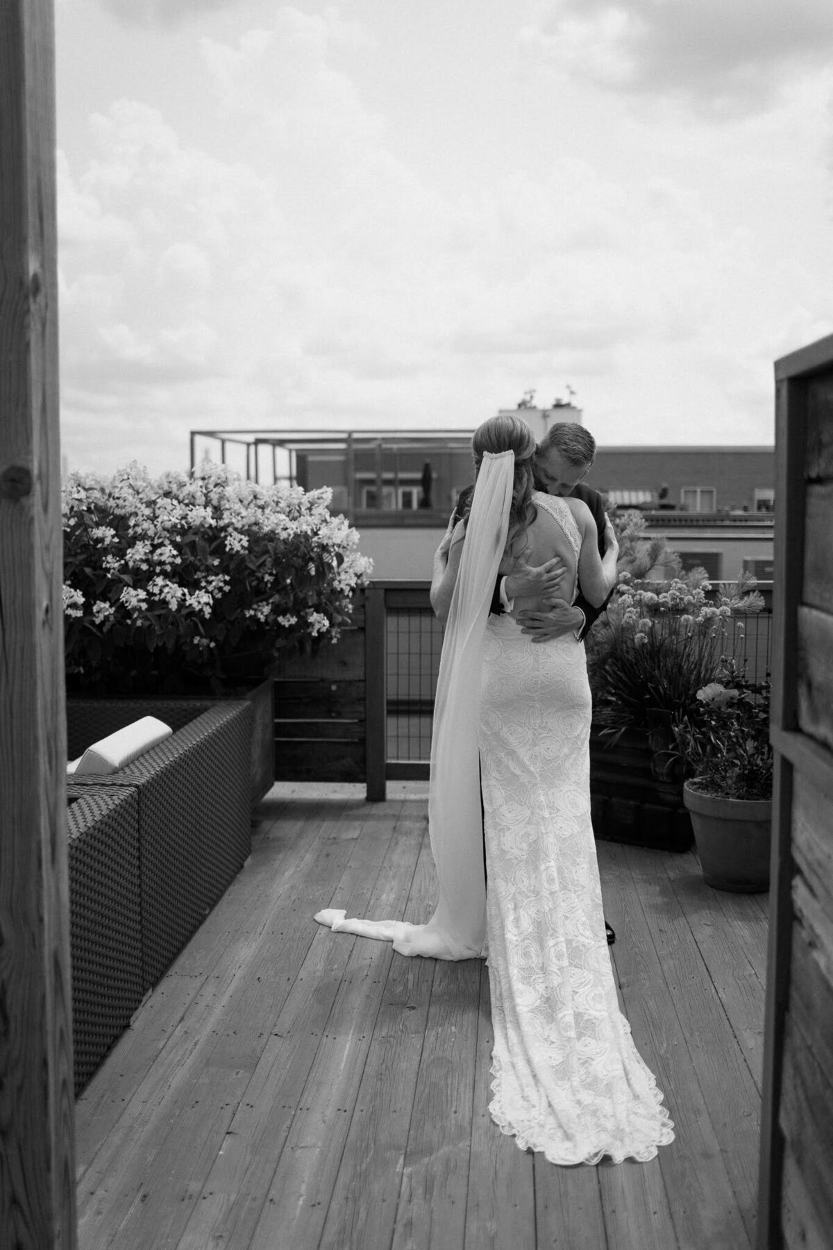 Nichole-Babiez-Photography-07.15.2023-Artifact-events-downtown-chicago-montrose-pointe-bird-sanctuary-wedding-photos-candid-luxury-fall-destination-15