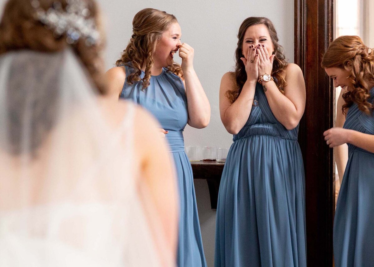 10- first-look-with-bridesmaids
