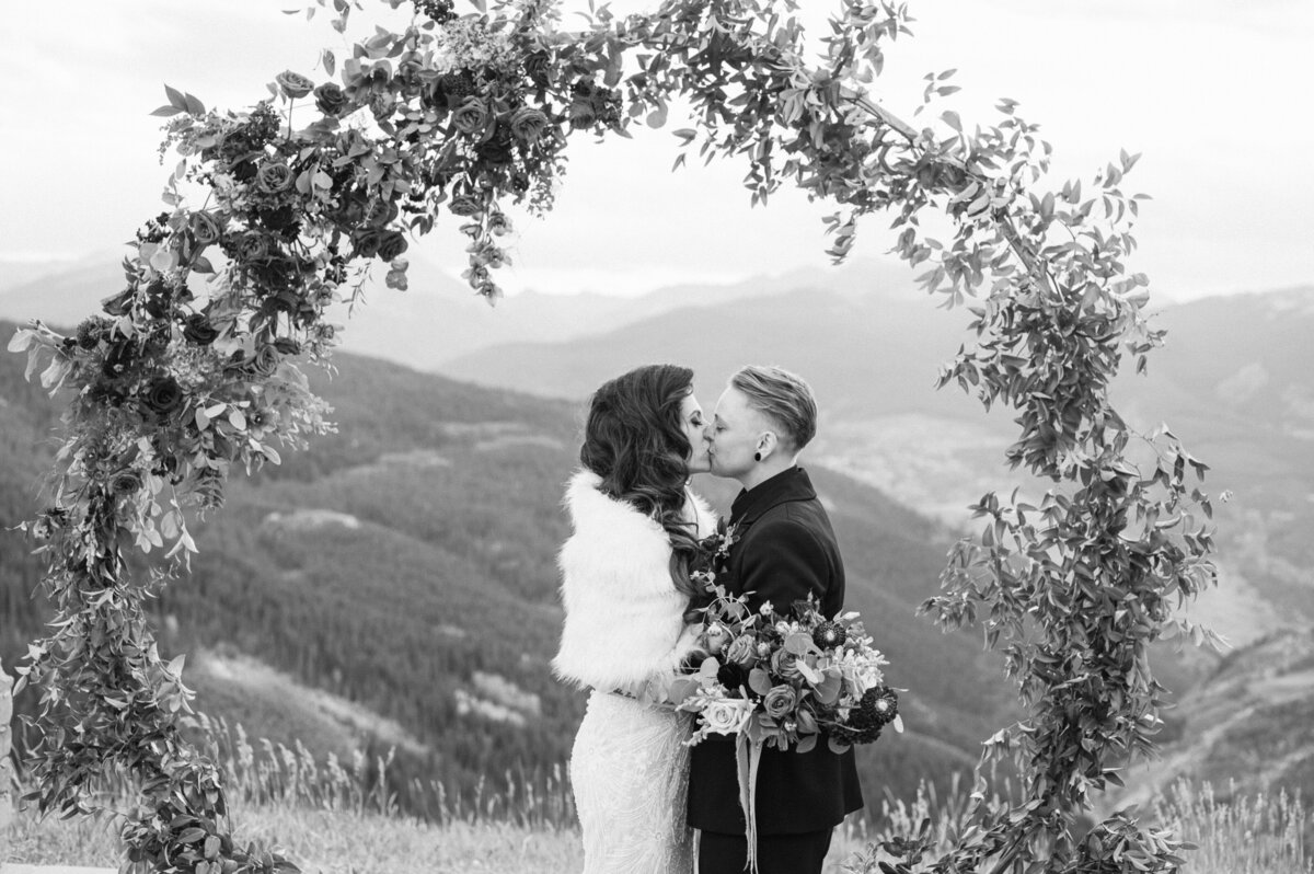 moody-mountaintop-wedding-vail-023