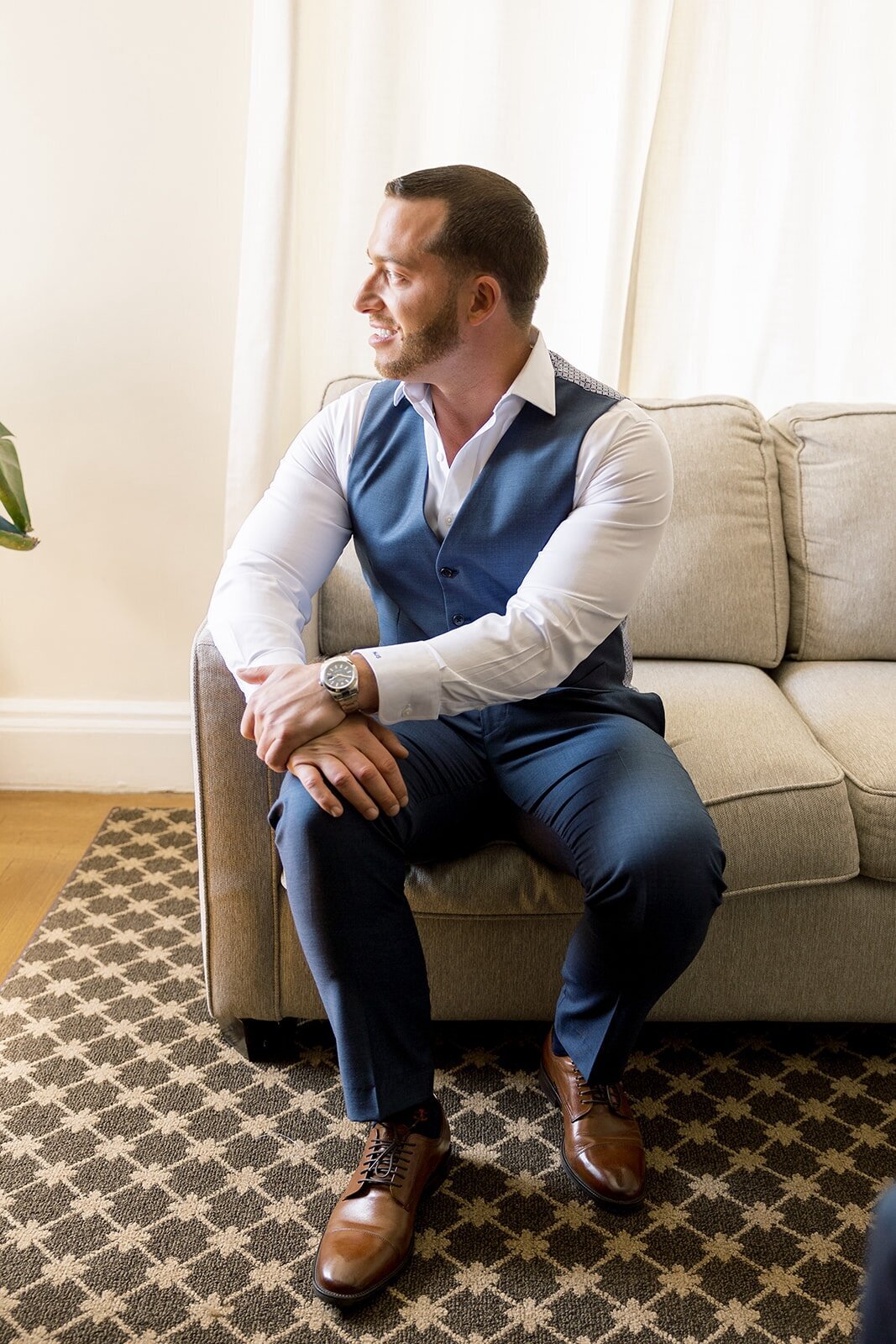groom-getting-ready-ocean-house-ri