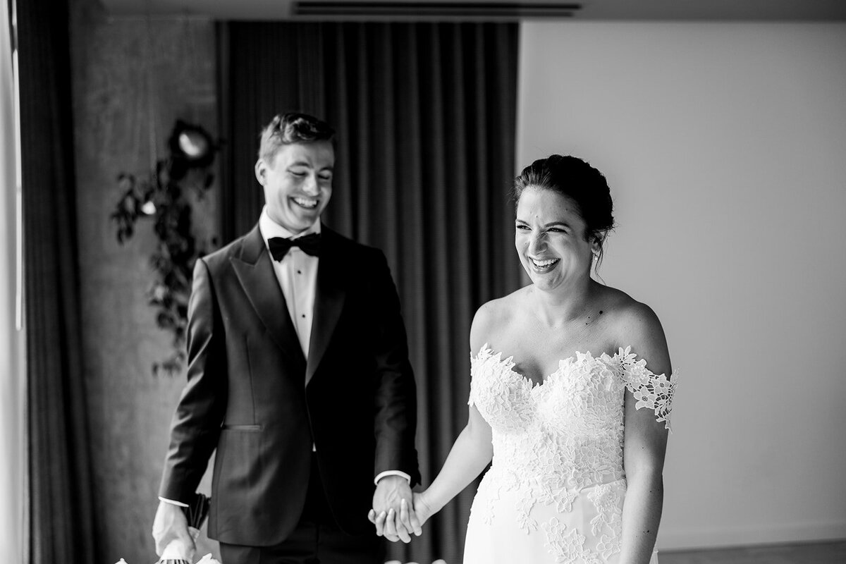 JessAndJohnWeddingSneakPeek-33