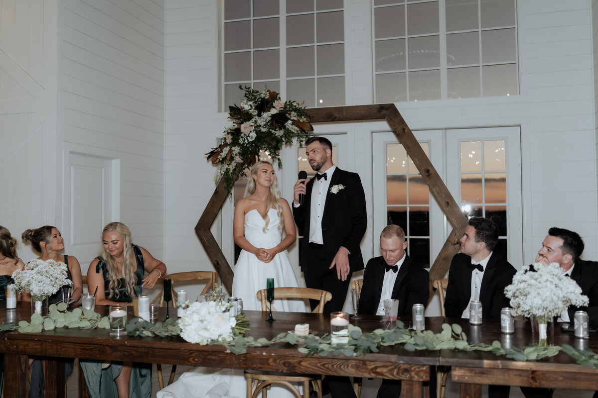 pile-wedding-943