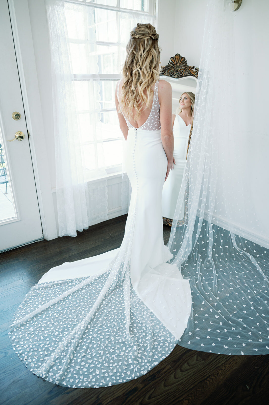 MorganandJoeSneakPeaksWedding-015