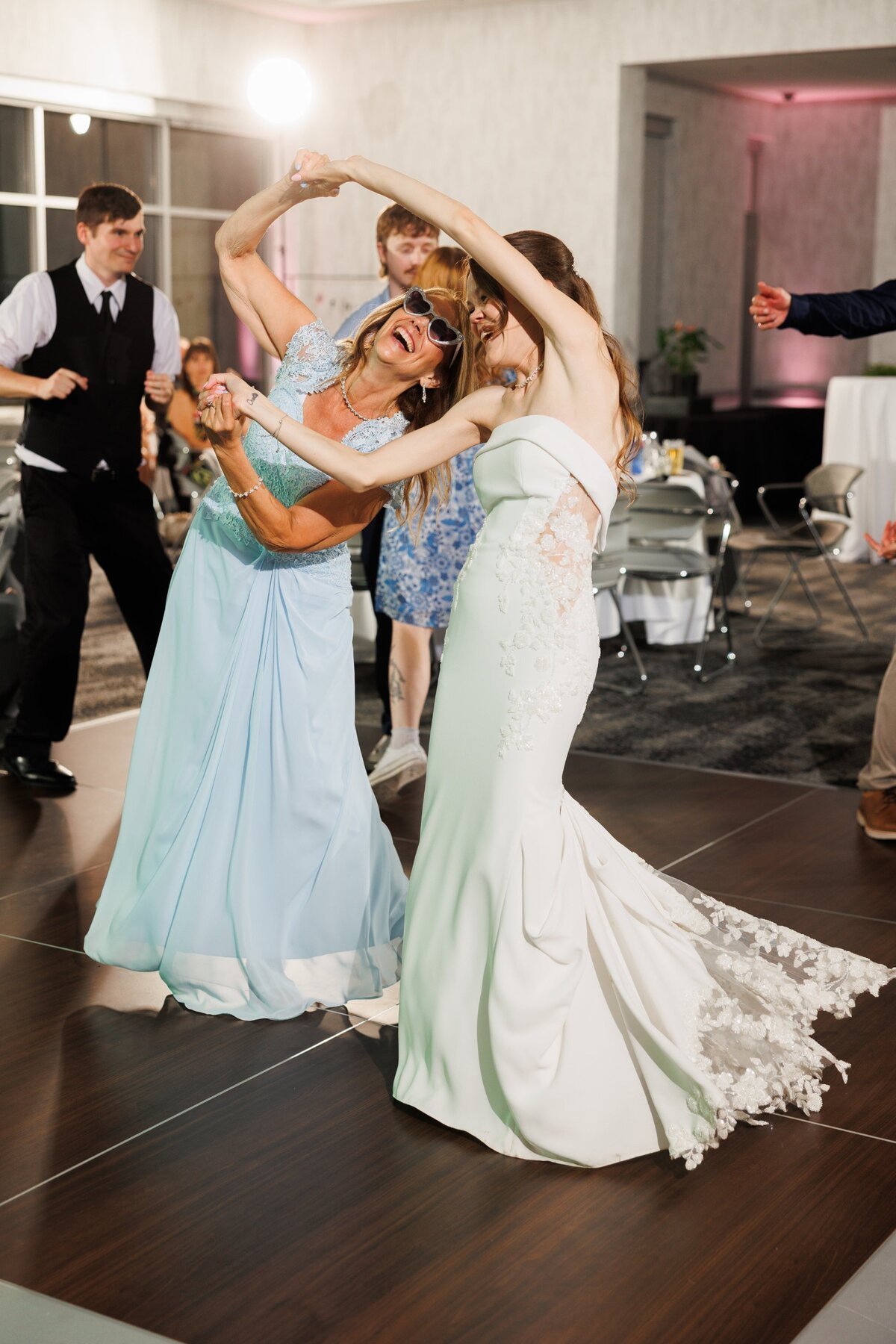 63-grand-rapids-frederik-meijer-garden-wedding