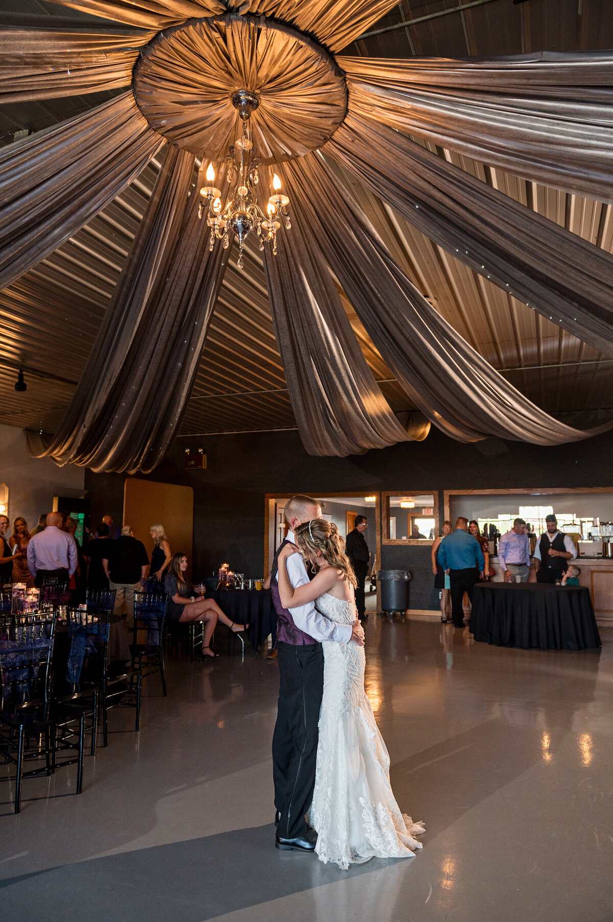 Detroit-Wedding-Photographer-The-Landing-237