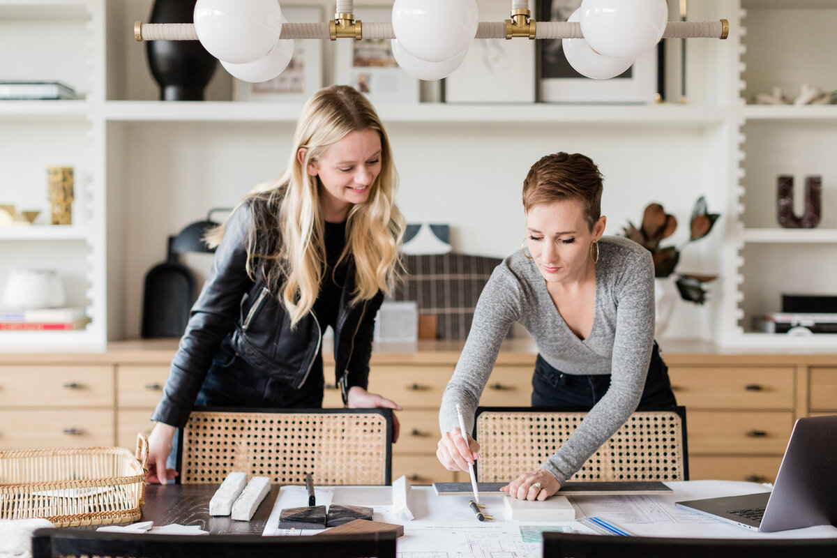 girls-at-flourish-branding-photographer-nashville-interiors