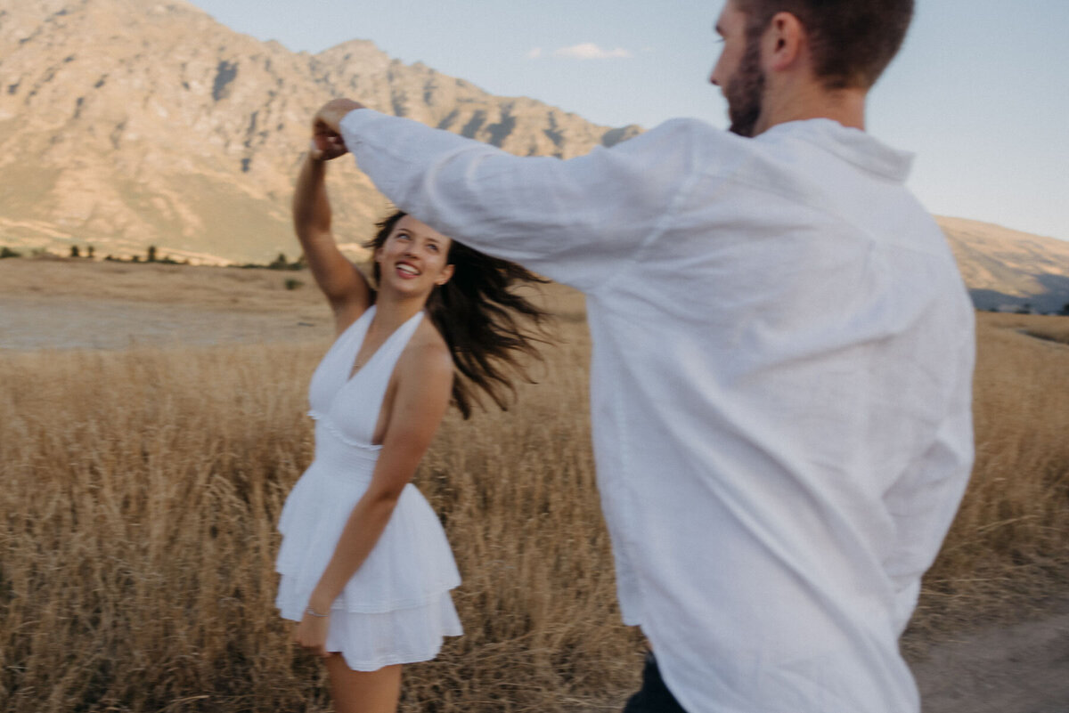 Queenstown couple photographer, couple photo session at Jacks Point
