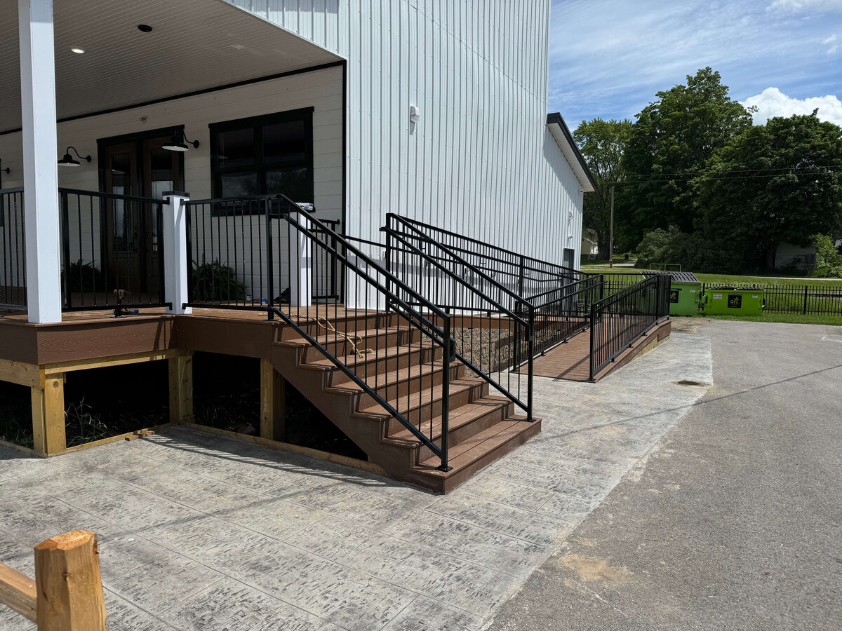 Exterior Guard Rail(1)