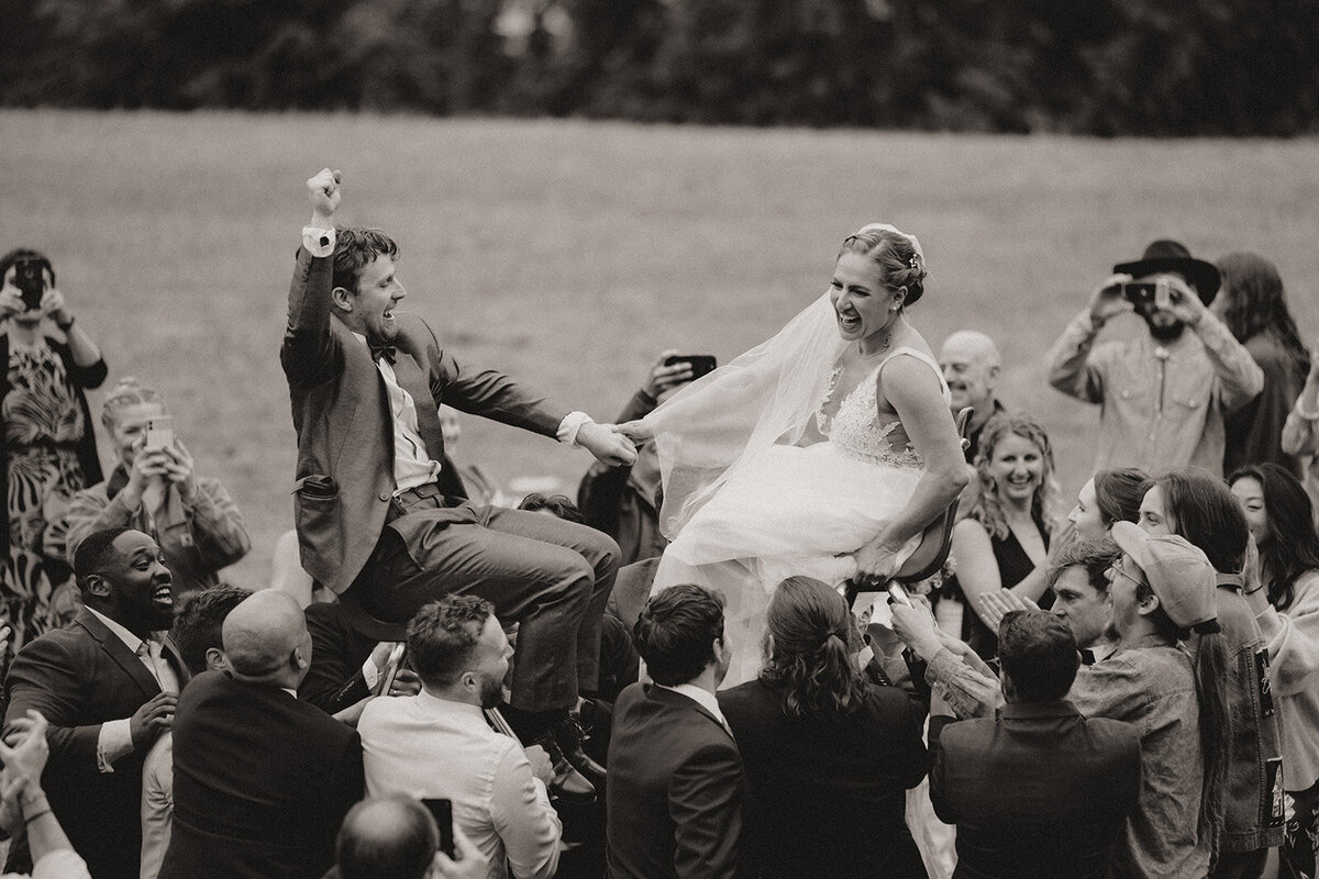 jewish-wedding-sunshinecoast-ymca-hora-chairdance
