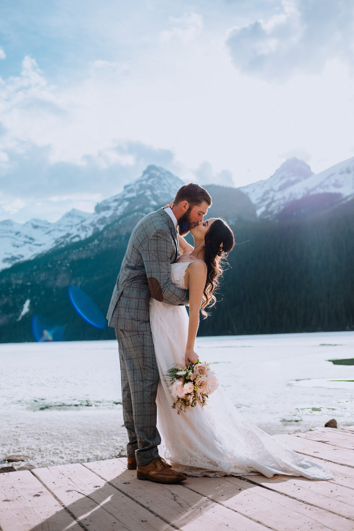 Destination wedding photographer - outdoor ceremony in mountain scenic location