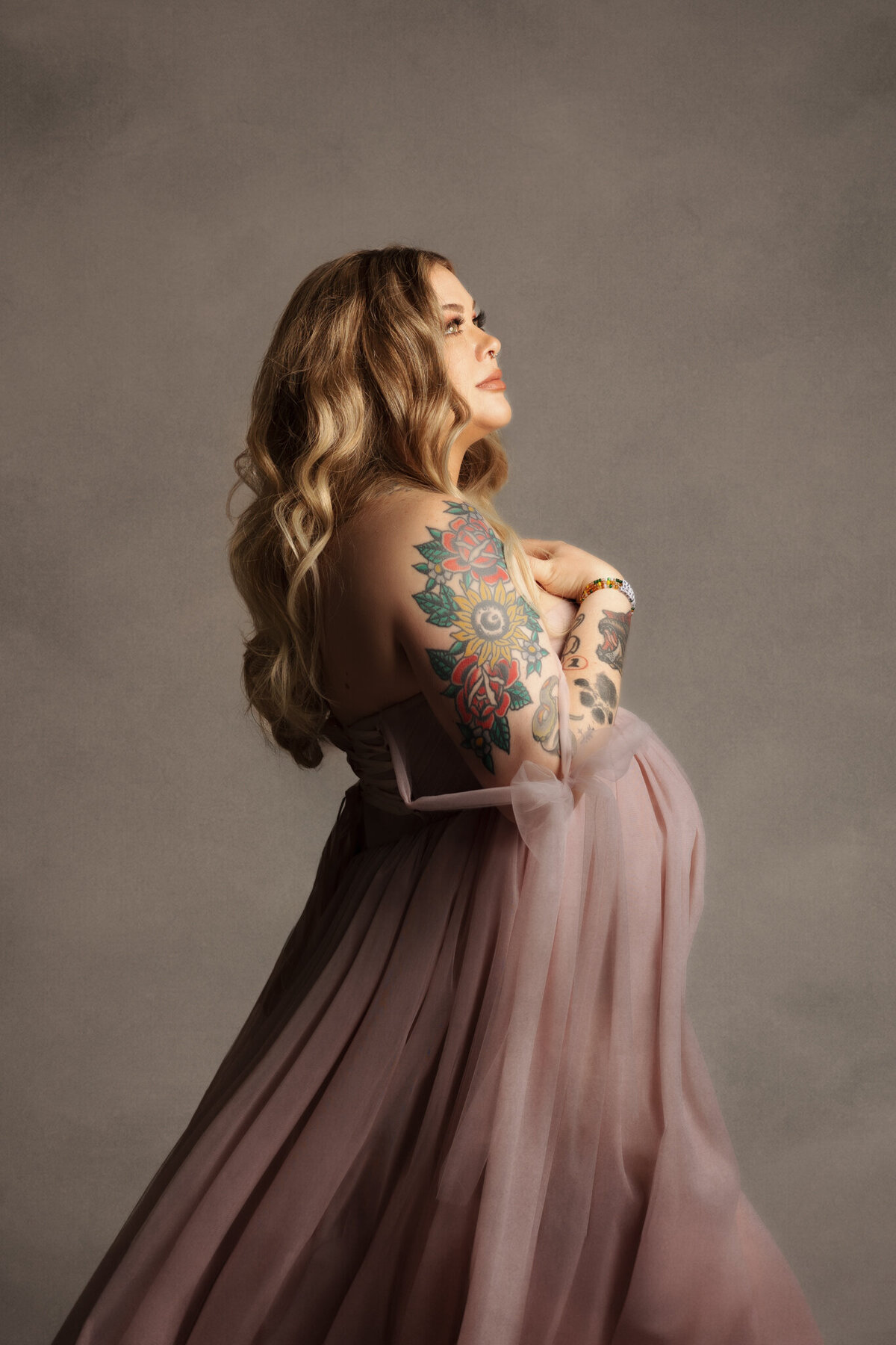 NW Arkansas maternity photoshoot, Fayetteville AR maternity photography, maternity portraits near me