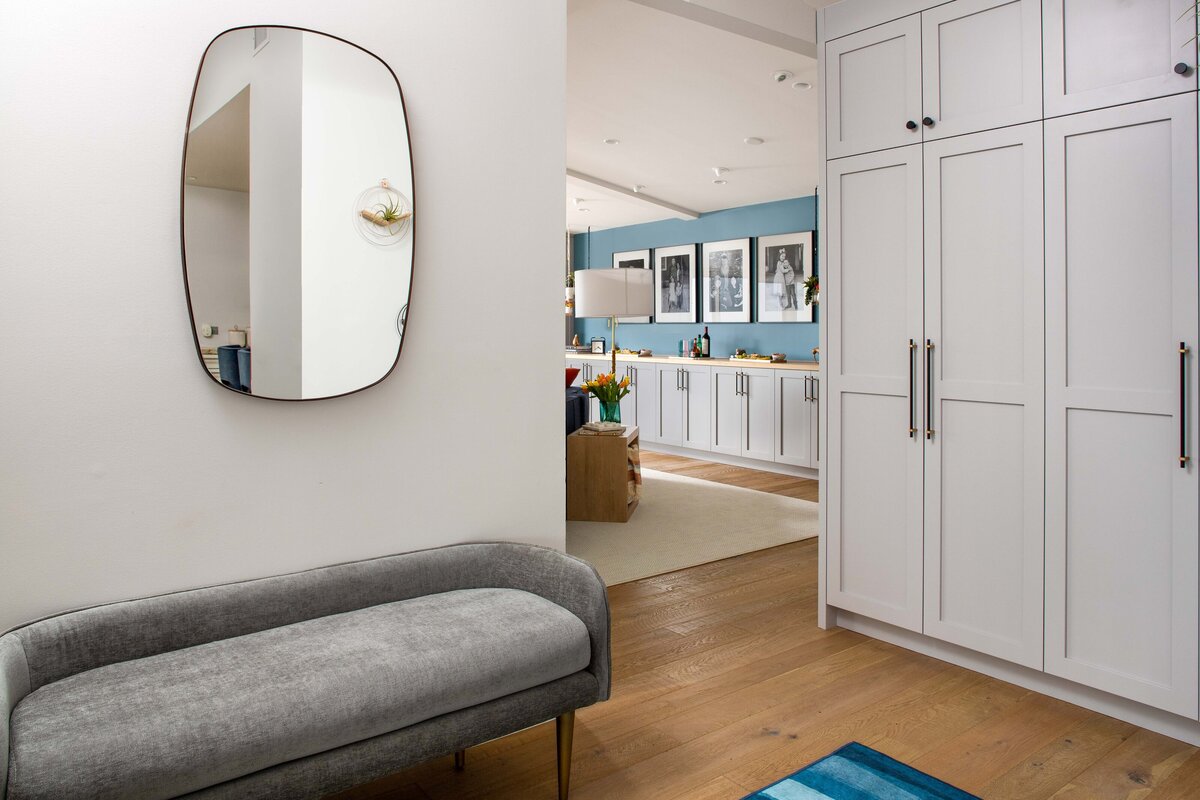 Furnish_Entry Way