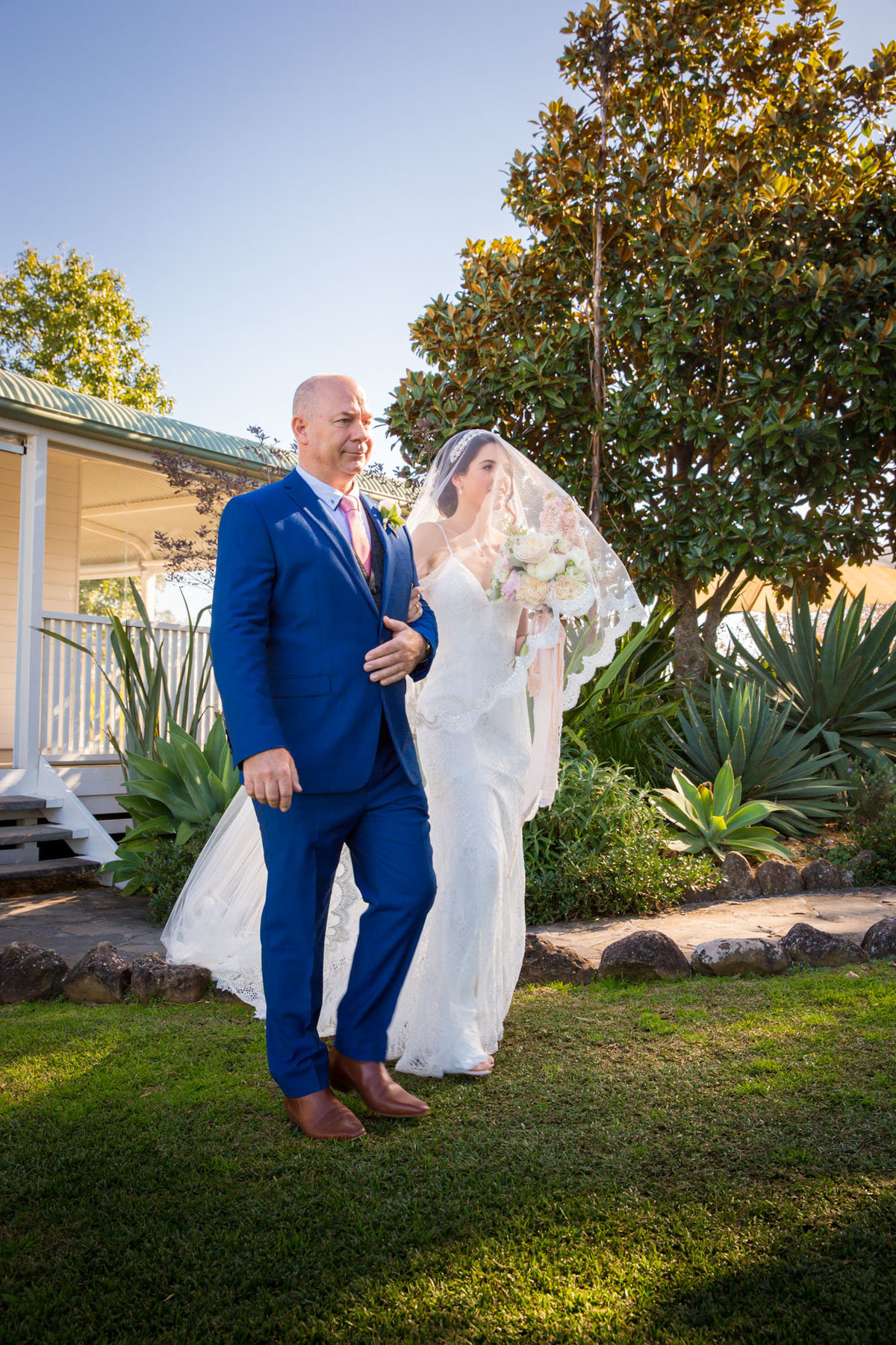 DougAmy_ByronViewFarm_WeddingPhotographer_AnnaOsetroff_WebHighlights-48