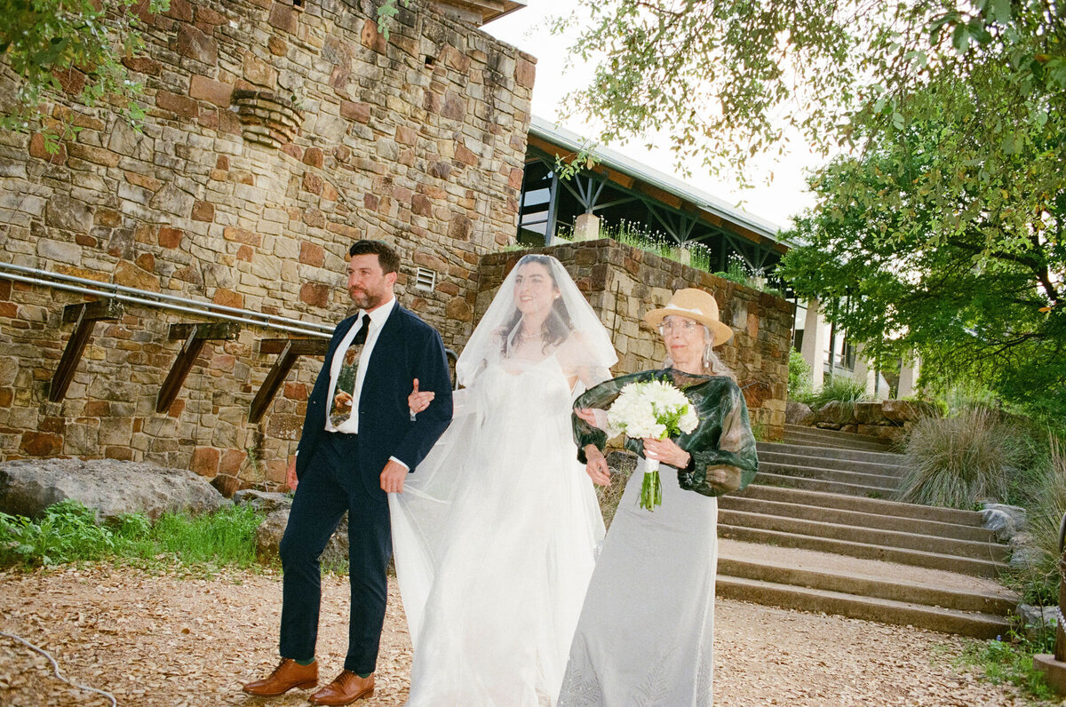 Esme&JacobWeddingPhotos_Previews_AustinWeddingPhotographer_HereafterFilms-37