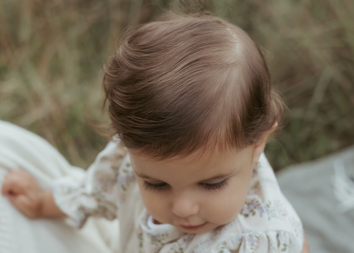 Sydney-Family-photography-Grassy-field-candid-07
