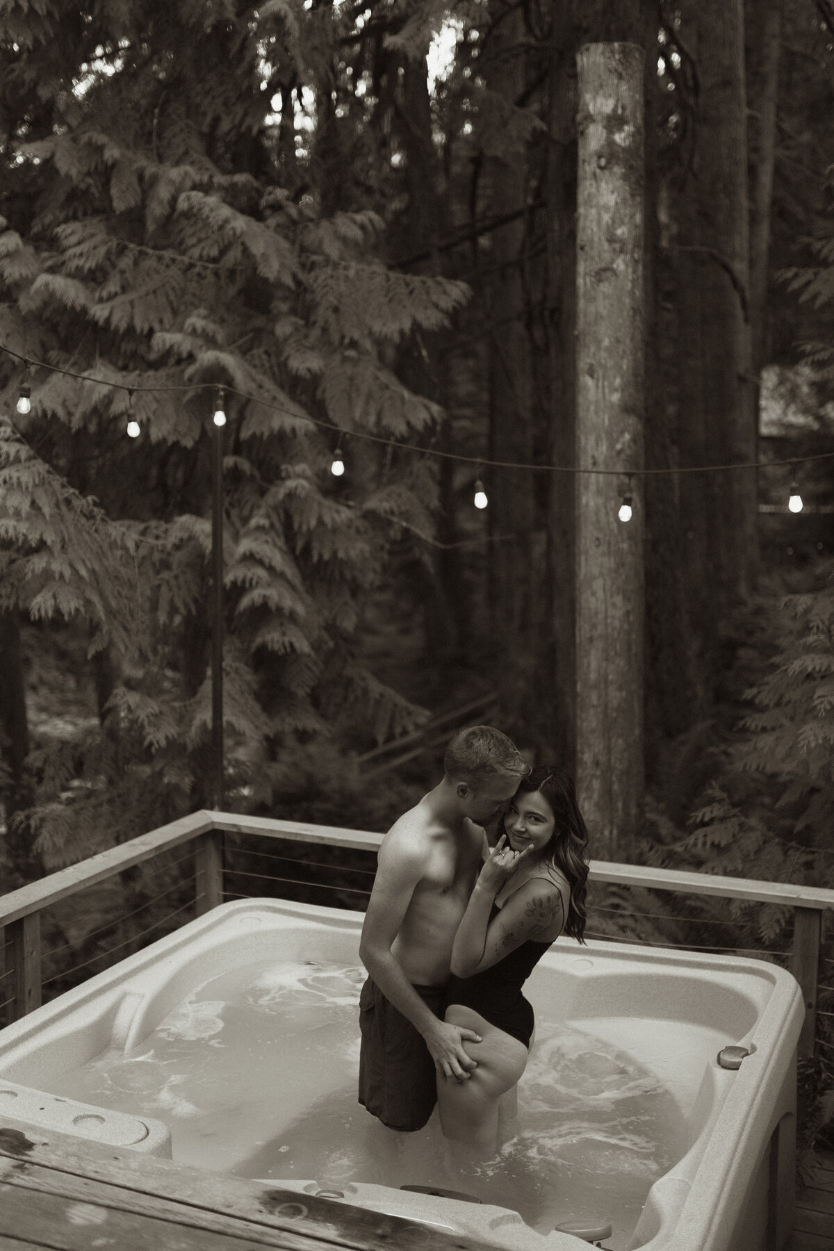 casualcouplesinhomesessionkansascityphotographer-72