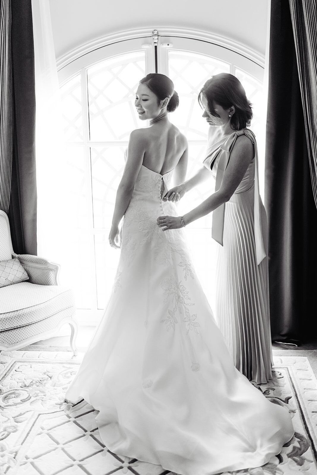 MorganeBallPhotography-Wedding-ZoeEdward-01-Chantilly-GettingReadyZoe-Bridalportrait-4-0682