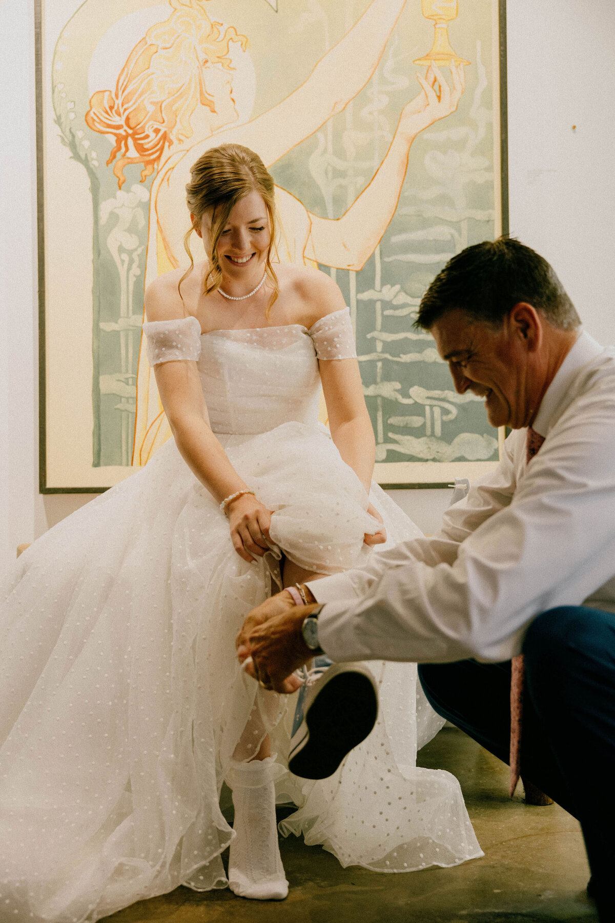 Brooke&PerronWeddingPhotos_GettingReady_AustinWeddingPhotographer_HereafterFilms-64