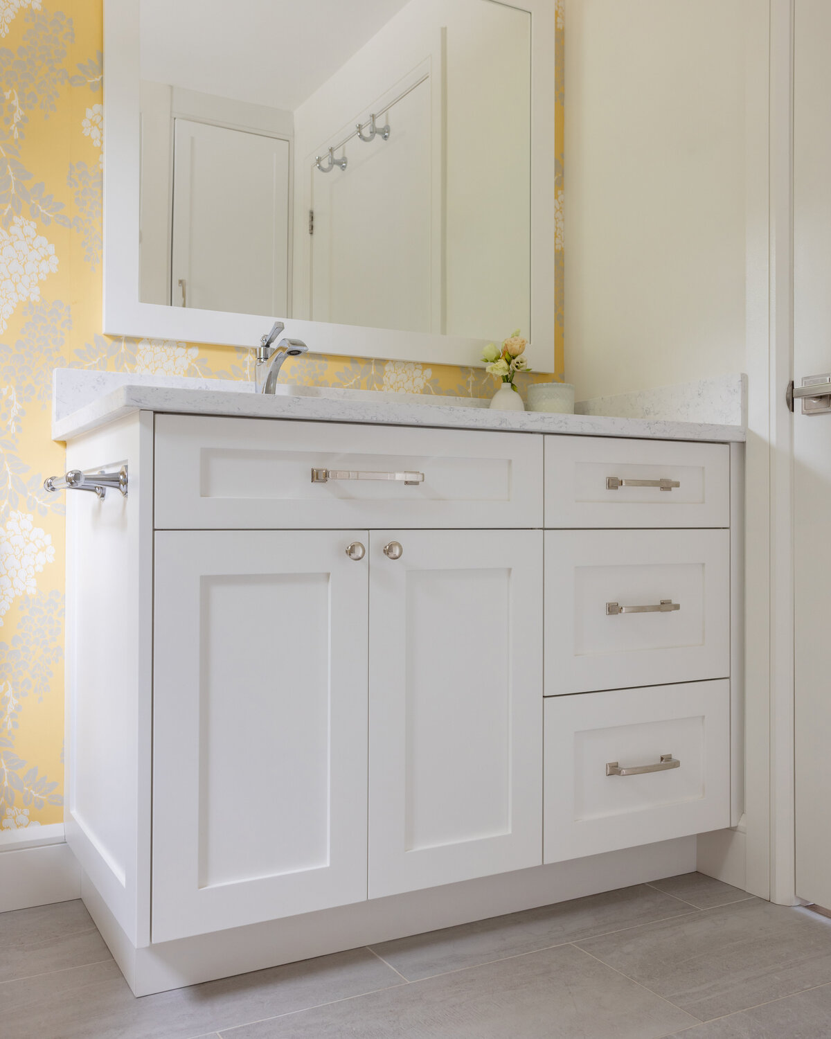 KatCo_Interiors-LakeHouse-InLaw_Bath-04