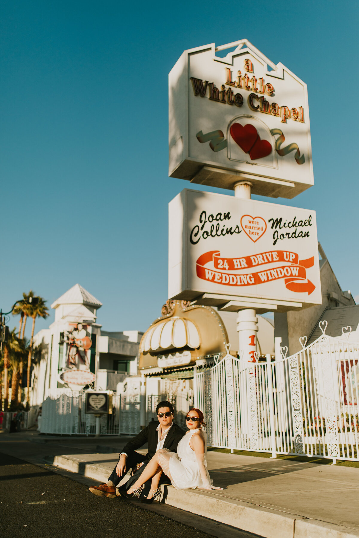 elopement photos in vegas