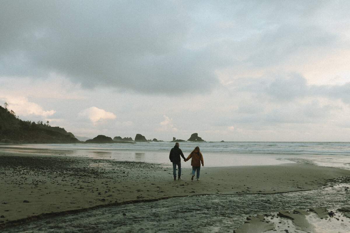 Oregon Coast Couples - lizarrietaphotography-60