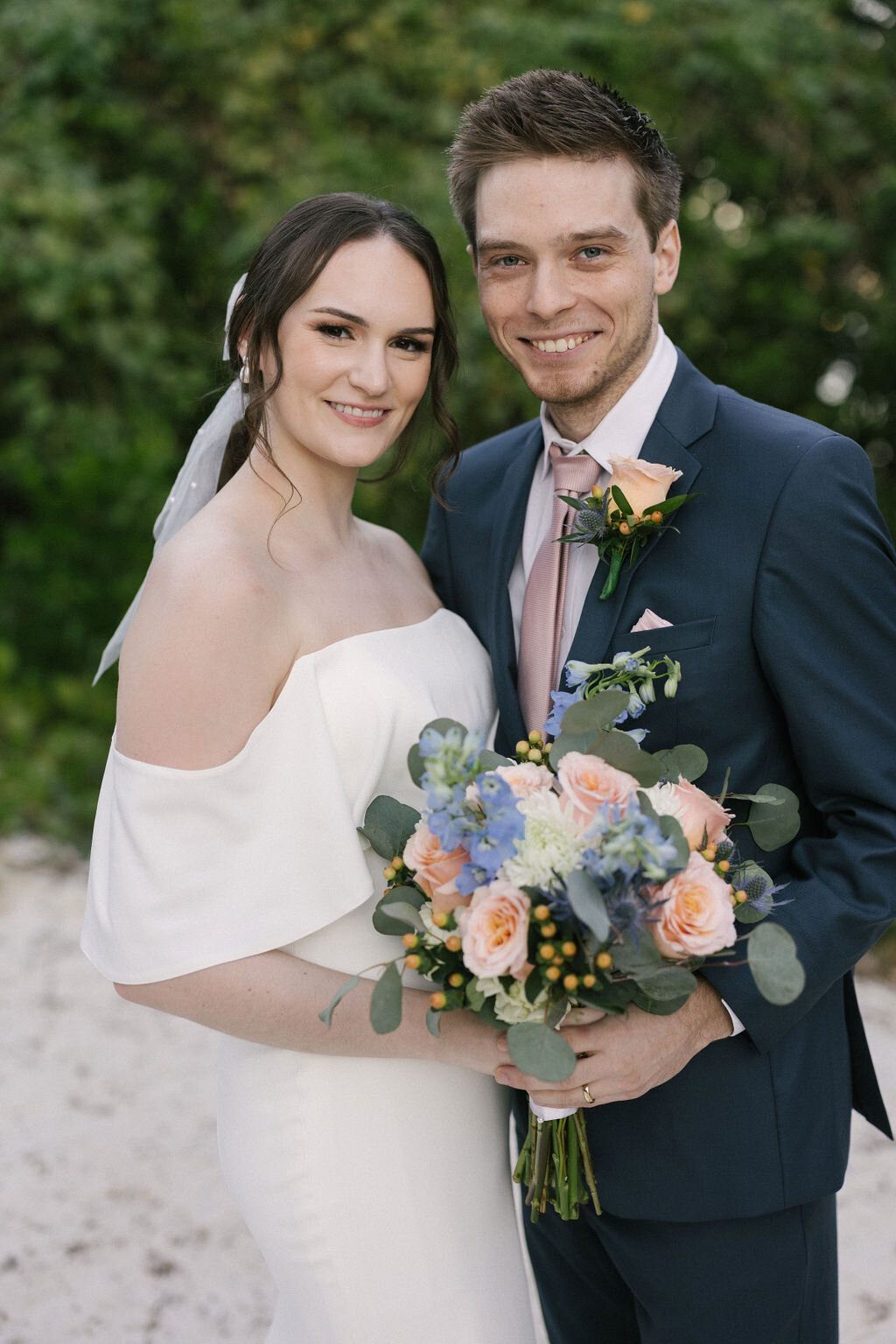 emily-plank-photo-the-current-hotel-elope-wedding-chantilly-chic-celebrations-4