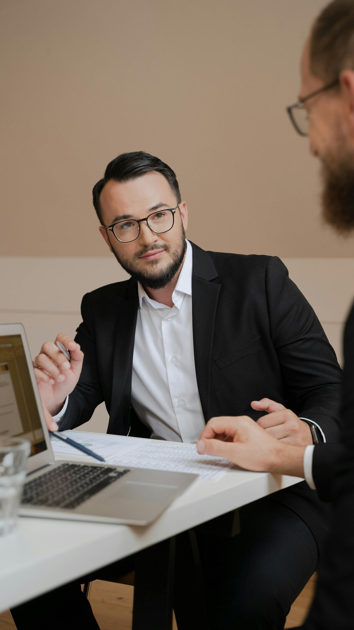 MAC Enterprise Consulting advisor working with a client