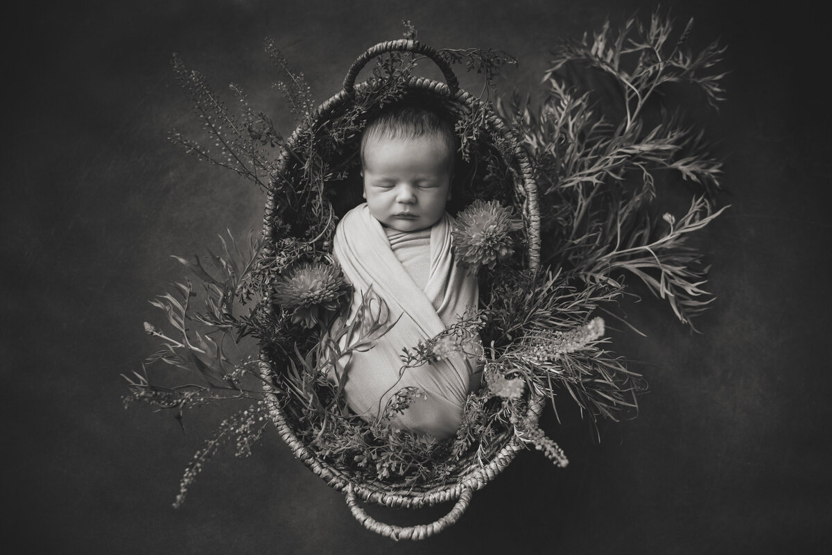 AnnaMunandarPhotography-KristenLovin-Matthew-6842srgb-evsrgb-bw3000px