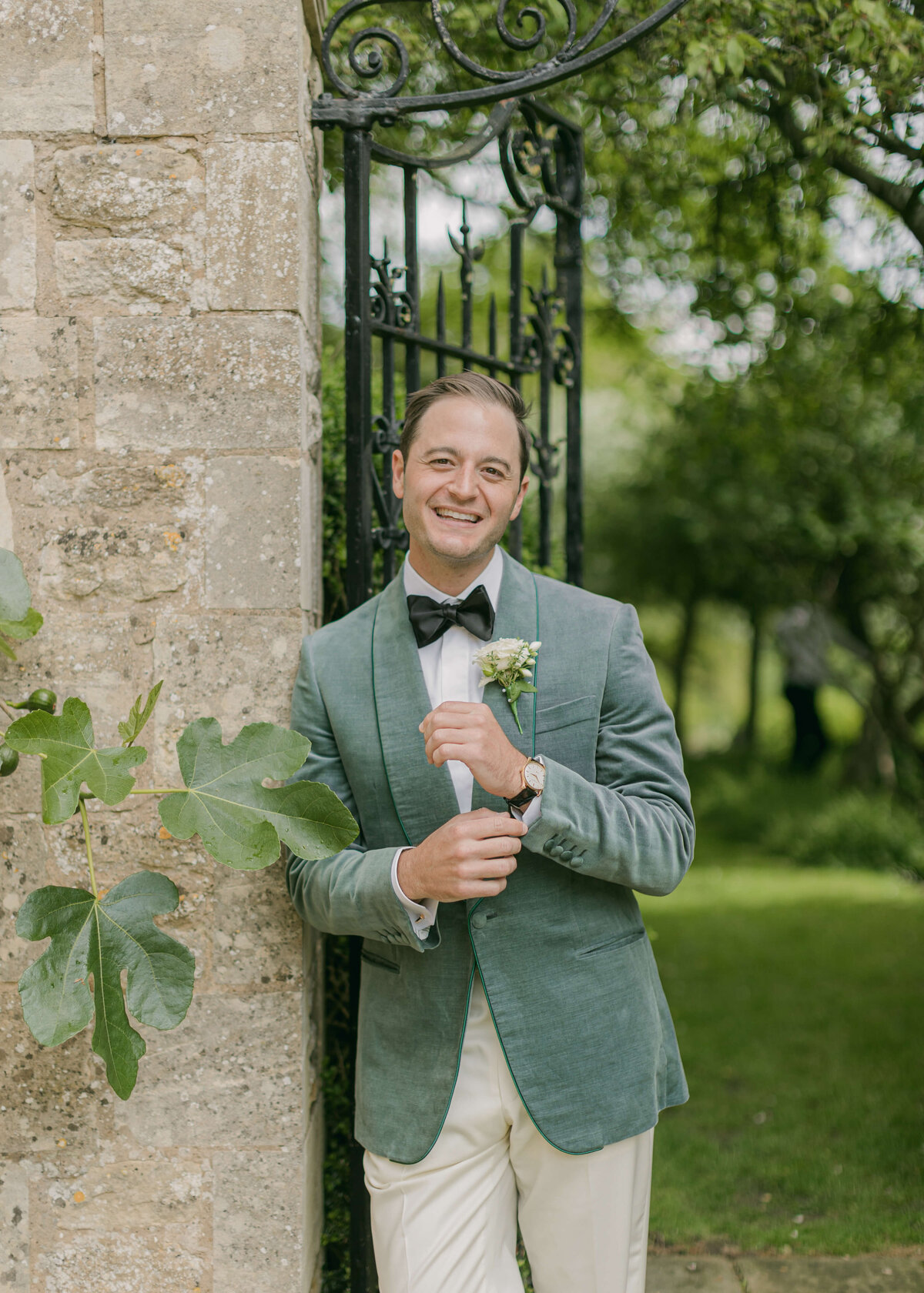 chloe-winstanley-weddings-cotswolds-cornwell-manor-groom-kingsman-suit-green-velvet