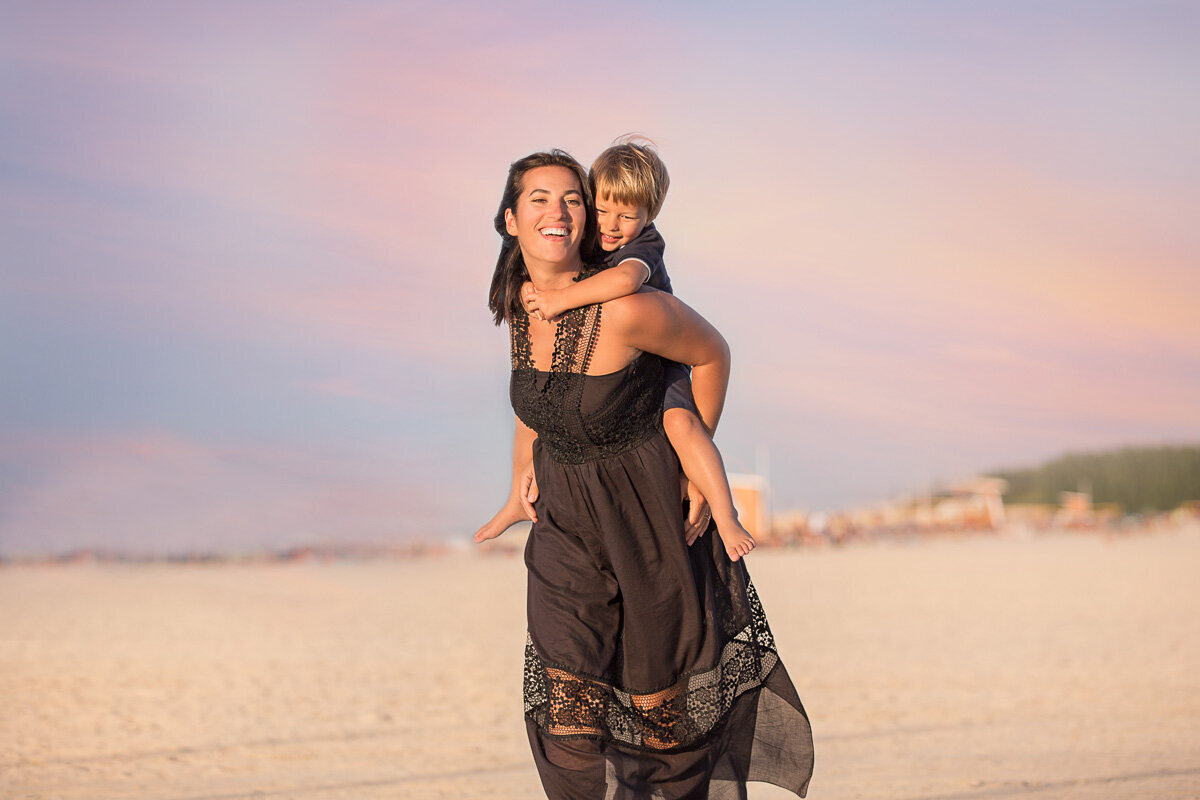 piggy-back-mama-ride