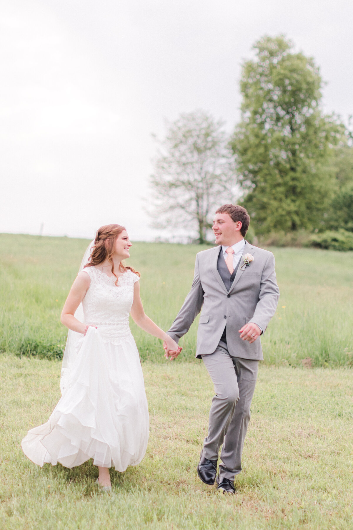 bride-and-groom-skipping