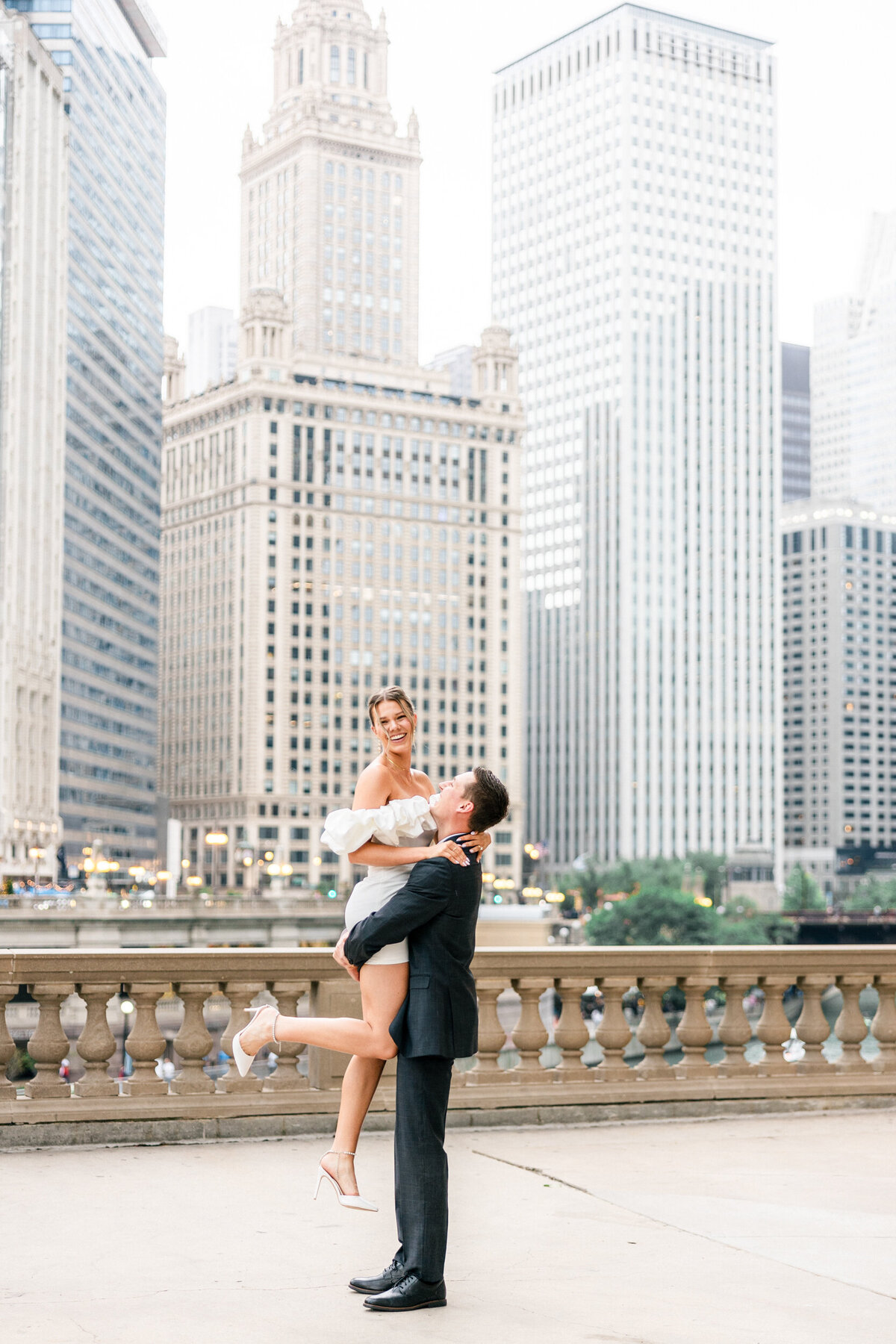Lexi Benjamin Photography_Classy Chicago Engagement-10