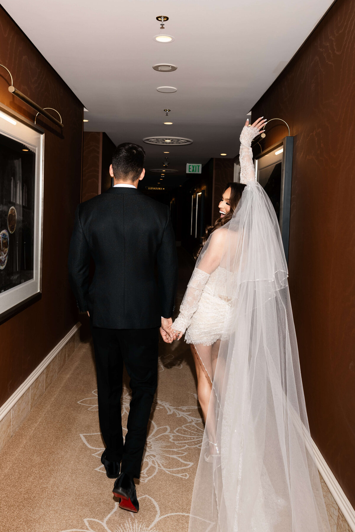 26riskyexposure_alexis-tyler_las-vegas-elopement-photography