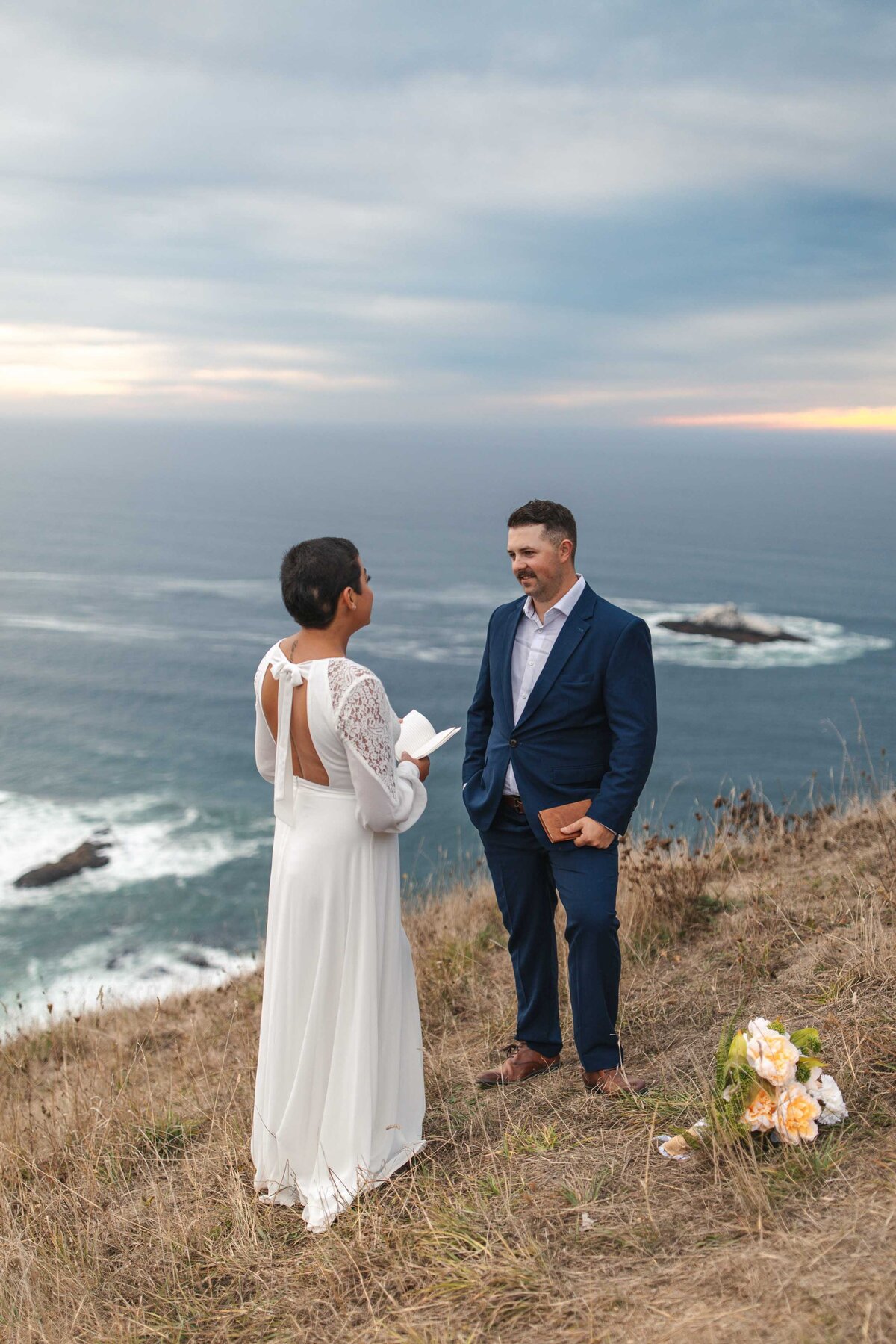 gods-thumb-elopement-oregon-coast-hike-53