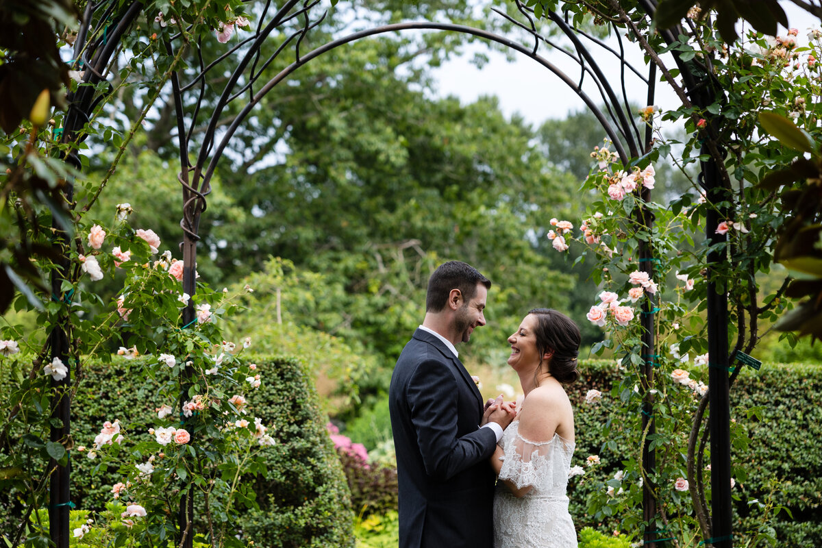 uw-center-for-urban-horticulture-outdoor-wedding-venue-seattle-wedding-photographer-012