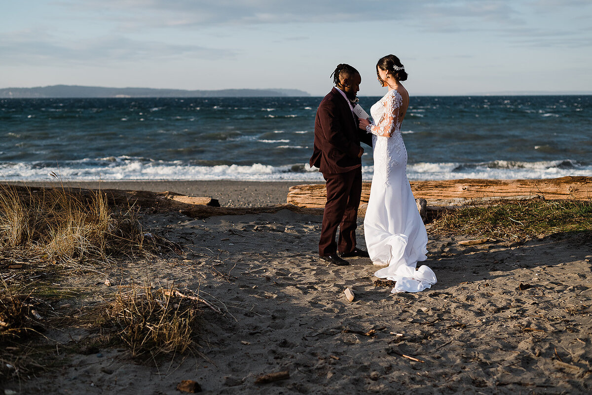 South Lake Union Seattle Wedding Photos | Seattle Wedding Photographer | Captured by Candace Photography