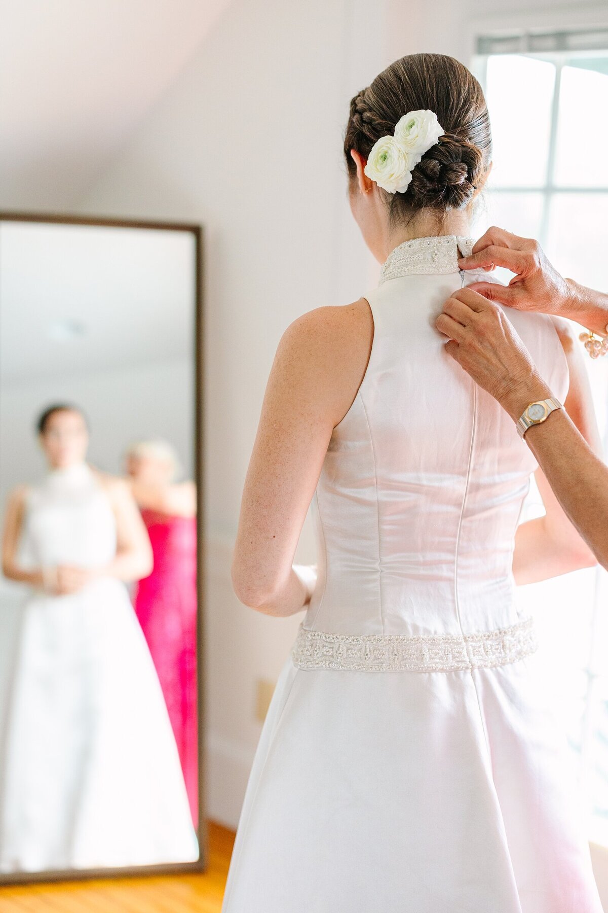 Modern_Black_Tie_Rainy_Summer_Wedding_Spruce_Point_Inn_Maine_Photography_0010