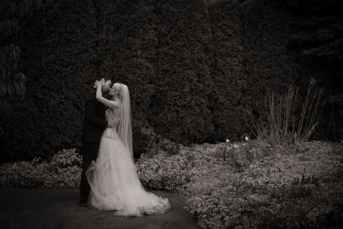 Kelowna Bride and groom Black and white