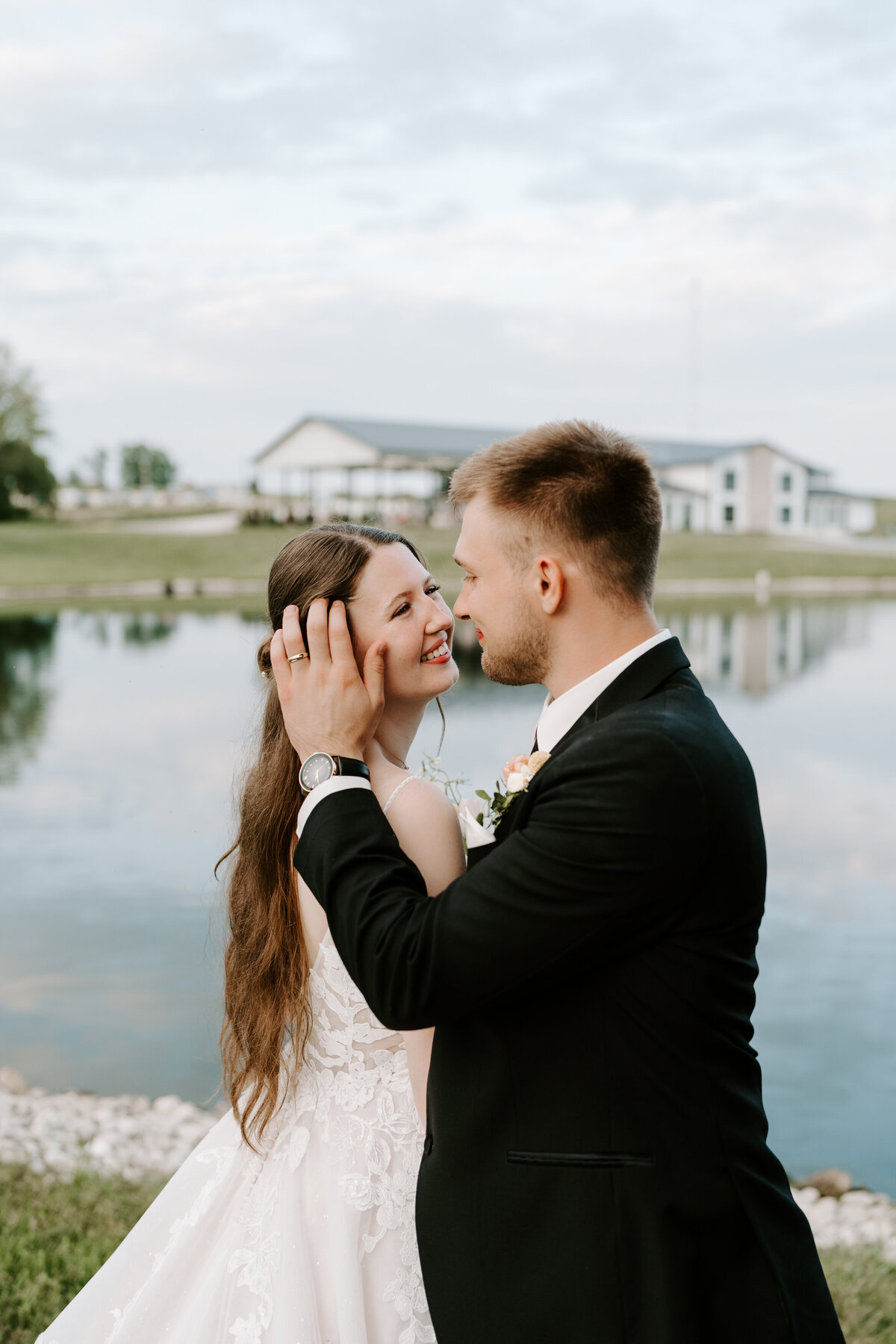 kraber-the-gathering-grounds-iowa-wedding-47
