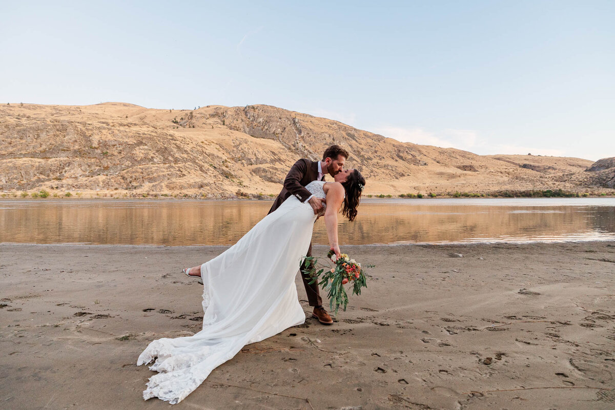 Rio-Vista-Winery-Wedding-Chelan-WA-54