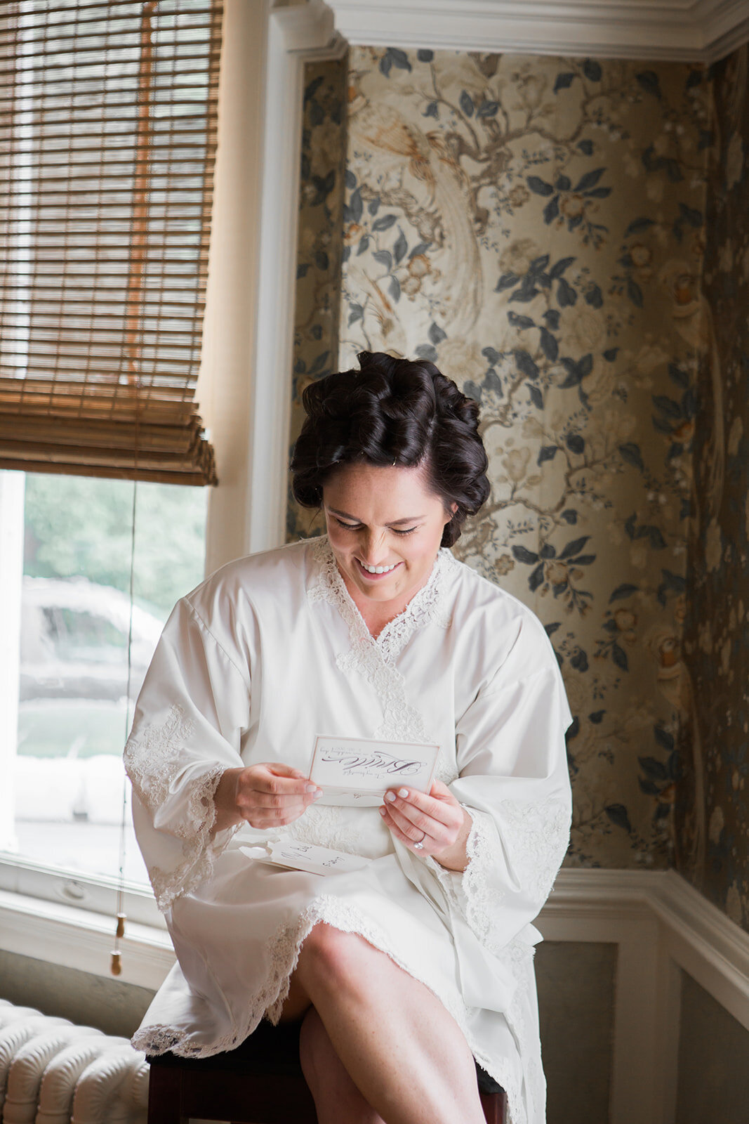 Bride-in-connecticut-getting-ready-stella-blue-photography