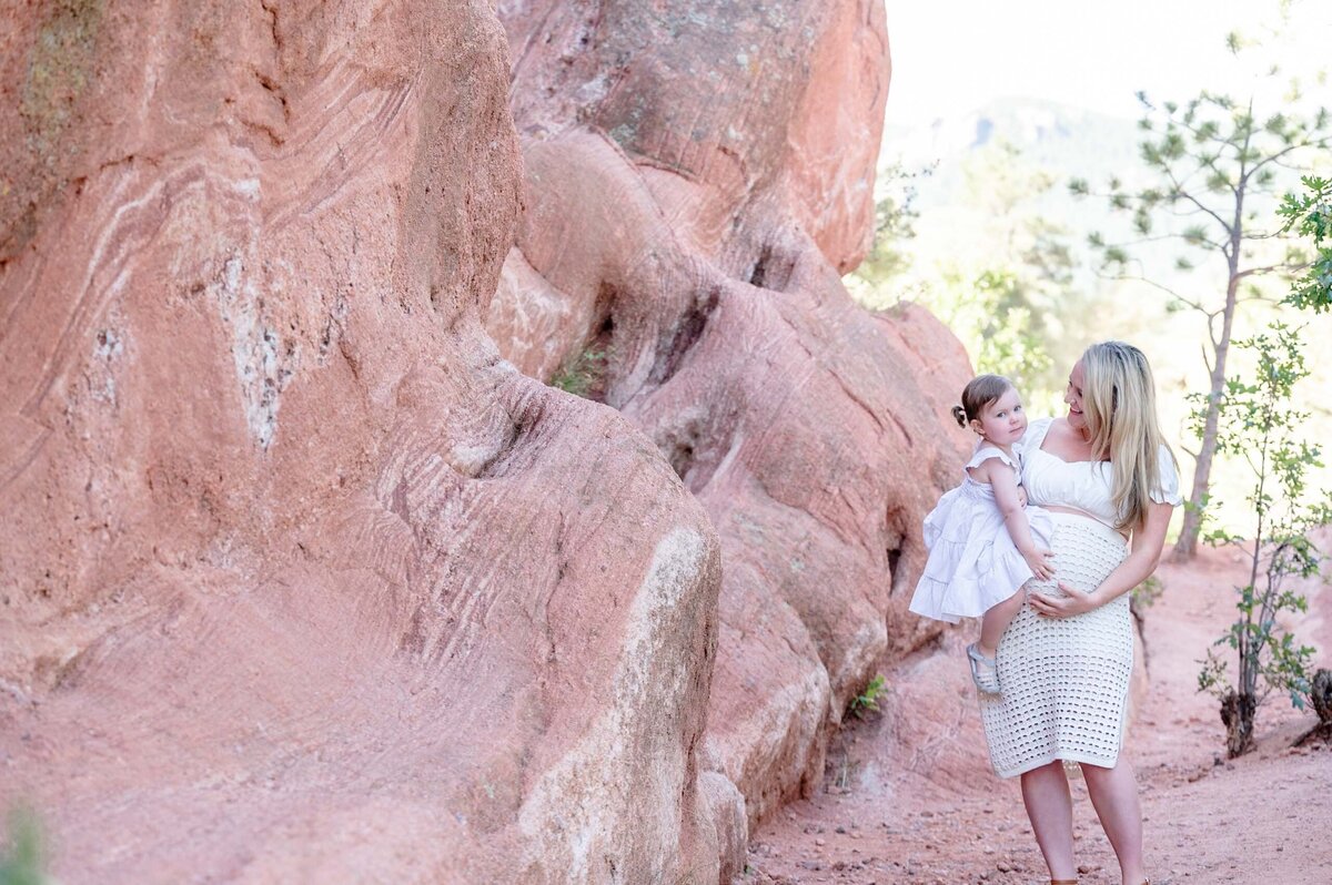 Colorado-Springs-CO-Family-Session-Red-Rock-Canyon-Open-Space-Magnolia-And-Grace-Photography-Co-LindseyZ# (1)-9
