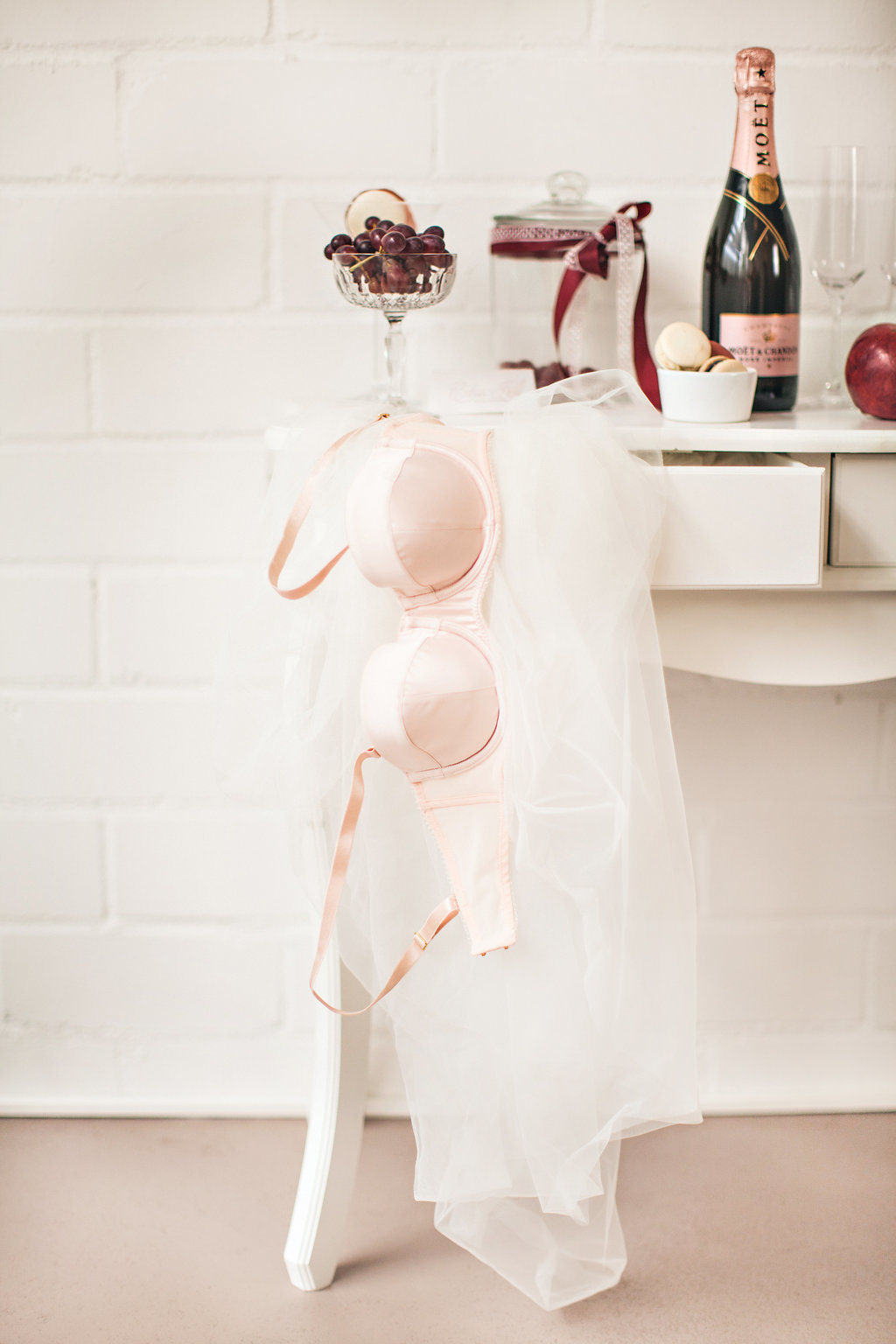 atelier Mailena Braut Lingerie Dessous Bridal Robe Braut Make Up Brautfrisur Julia Fratichelli Braut Trends