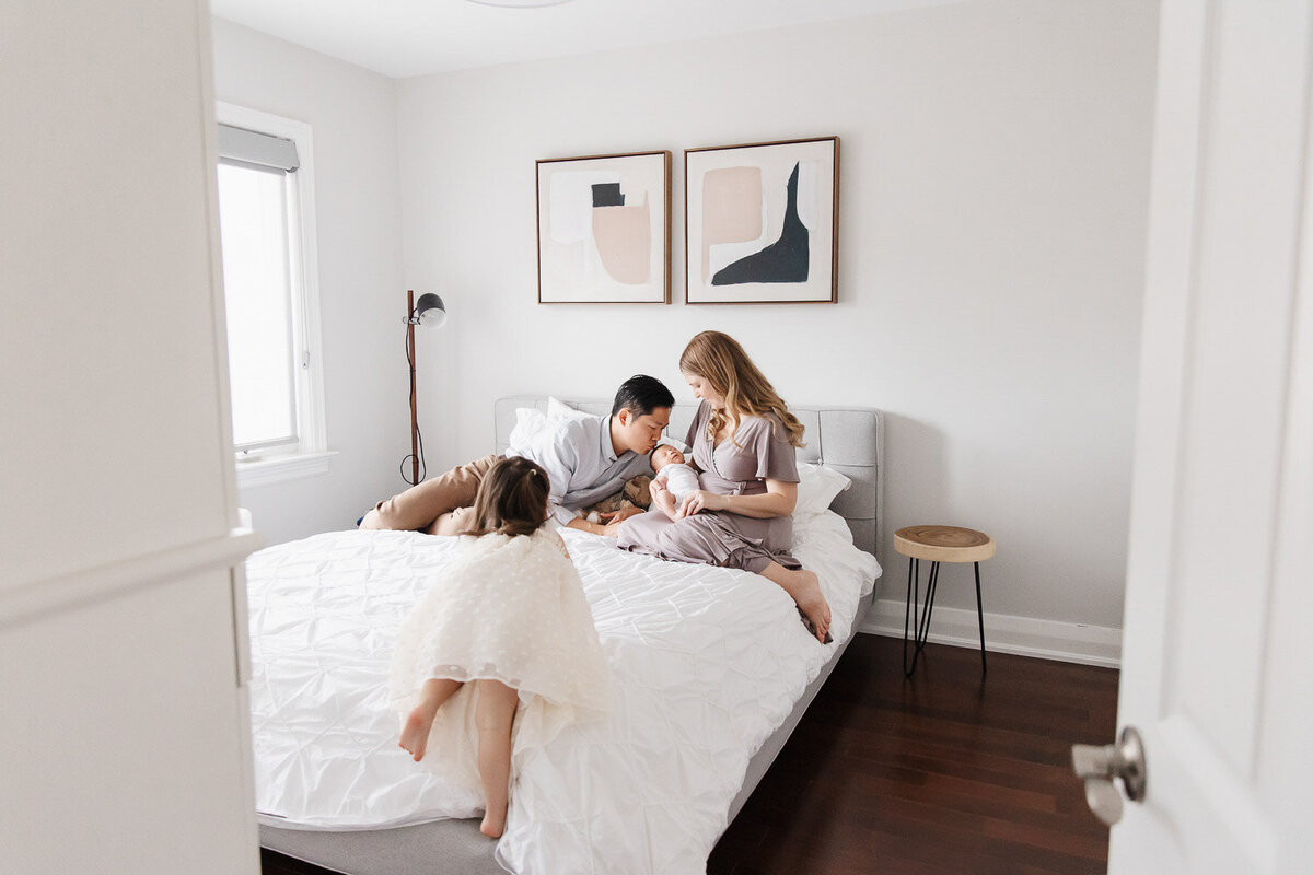 Lifestyle-newborn-photography-in-home-Toronto-1