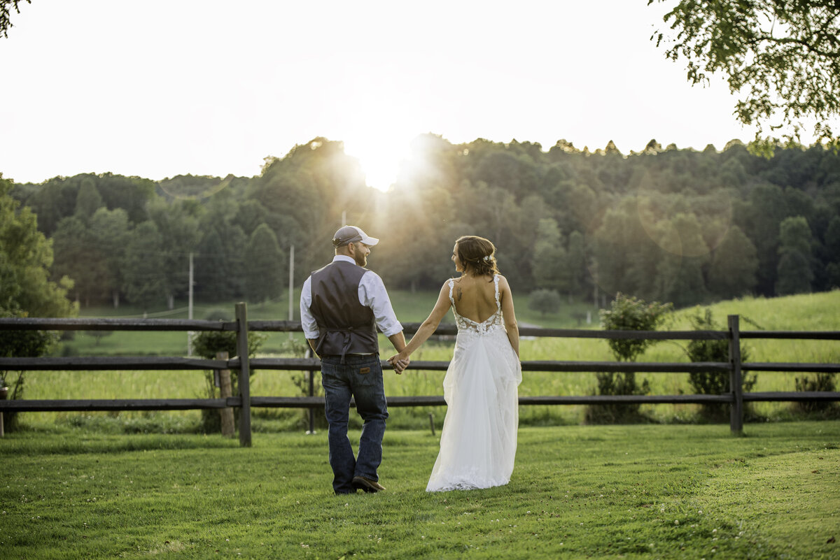 Summer wedding at Wood's Tall Timbers