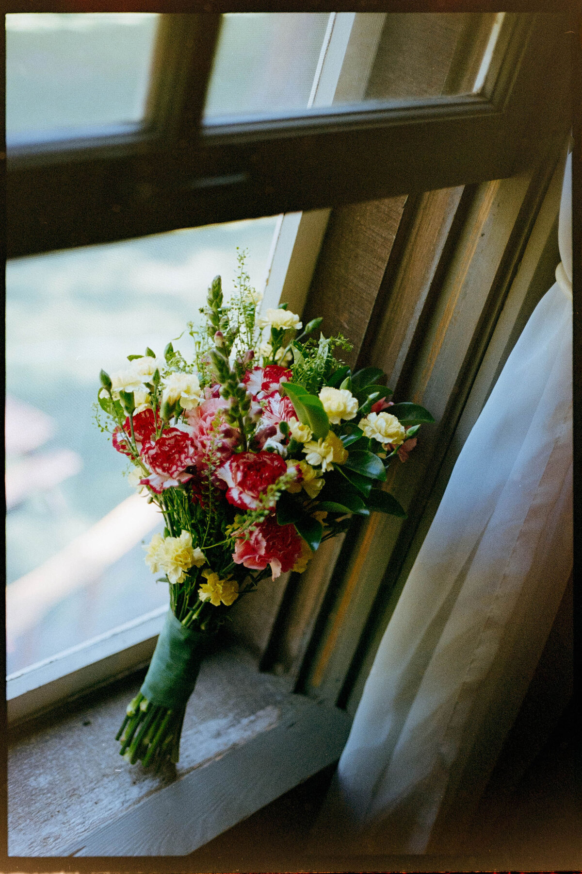 HomeScans_Brenda&JanieElopementPhotos_OregonWeddingPhotographer_KuroCreativeHouse-17