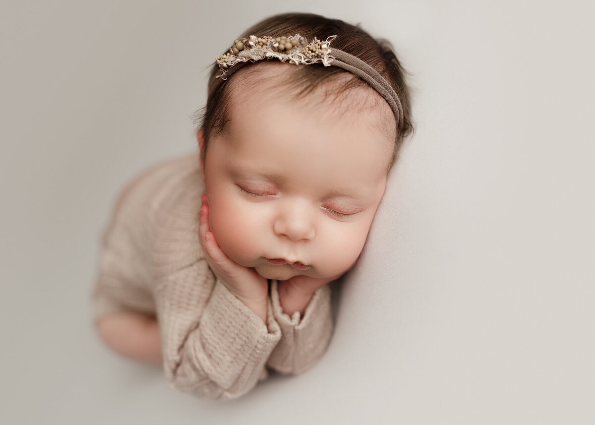 Chunky cheeks and sweet babies pose in Syracuse New York Photo studio